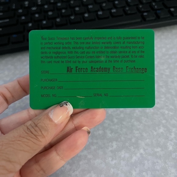 Authentic Gucci watch in EUC with 2 diamond markers❤️❤️ - Picture 7 of 8